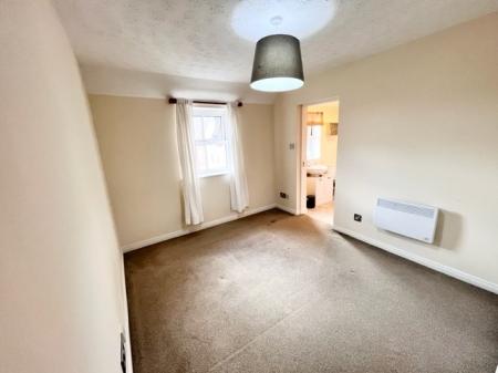 2 bedroom Flat to let in Blakemere Drive, Kingsmead, CW9