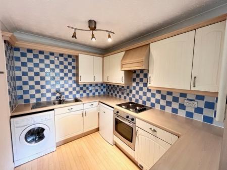 2 bedroom Flat to let in Blakemere Drive, Kingsmead, CW9
