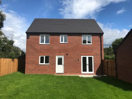 4 bedroom Detached house to let in Fountain Lane, Northwich, CW9