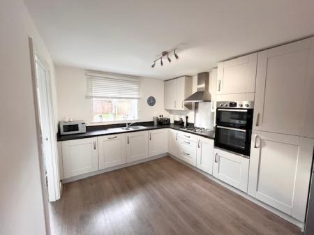 4 bedroom Detached house to let in Fountain Lane, Northwich, CW9