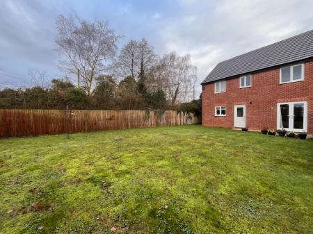 4 bedroom Detached house to let in Fountain Lane, Northwich, CW9