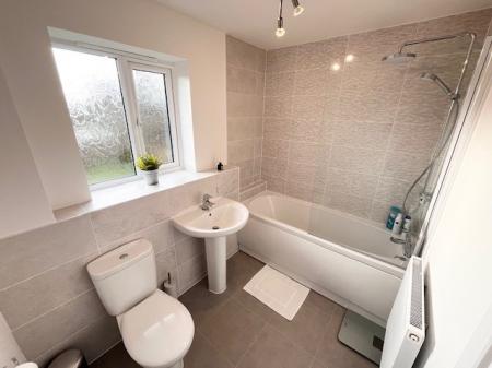 4 bedroom Detached house to let in Fountain Lane, Northwich, CW9