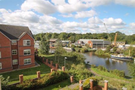 1 bedroom Flat to let in Sandbach Drive, Kingsmead, CW9