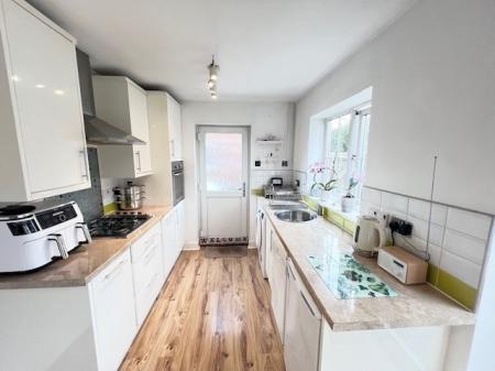 2 bedroom Semi-detached house to let in Mornant Avenue, Hartford, CW8