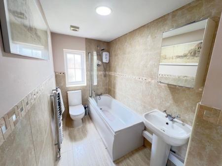 2 bedroom Semi-detached house to let in Mornant Avenue, Hartford, CW8