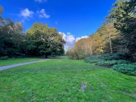 4 bedroom Detached house to let in Marbury Road, Comberbach, CW9