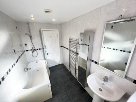 4 bedroom Detached house to let in Marbury Road, Comberbach, CW9