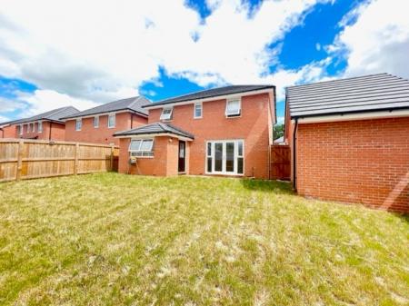 4 bedroom Detached house to let in Medlock Street, Rudheath, CW9