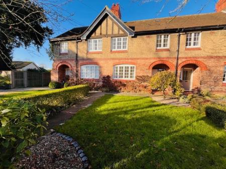 4 bedroom Mews house to let in Chester Road, Hartford, CW8