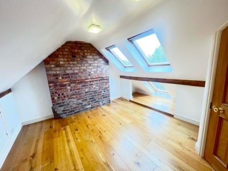 4 bedroom Mews house to let in Chester Road, Hartford, CW8
