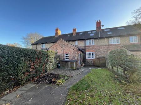 4 bedroom Mews house to let in Chester Road, Hartford, CW8