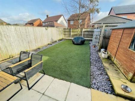 2 bedroom Mews house to let in Harper Close, Winnington, CW8