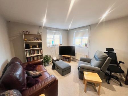 2 bedroom Apartment to let in Sandbach Drive, Northwich, CW9