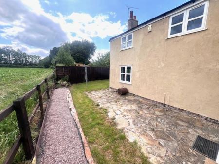 3 bedroom Cottage to let in Green Lane, Wincham, CW9