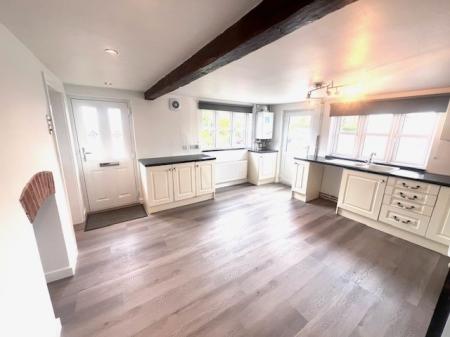 3 bedroom Cottage to let in Green Lane, Wincham, CW9