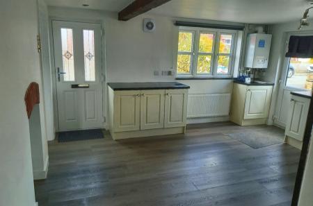 3 bedroom Cottage to let in Green Lane, Wincham, CW9
