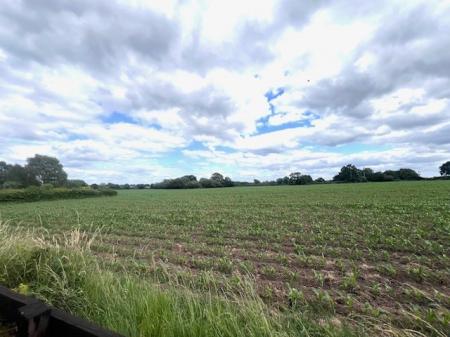 3 bedroom Cottage to let in Green Lane, Wincham, CW9