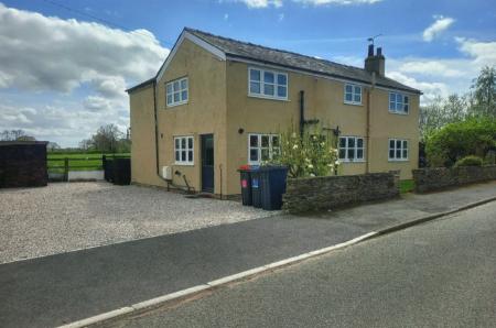 3 bedroom Cottage to let in Green Lane, Wincham, CW9