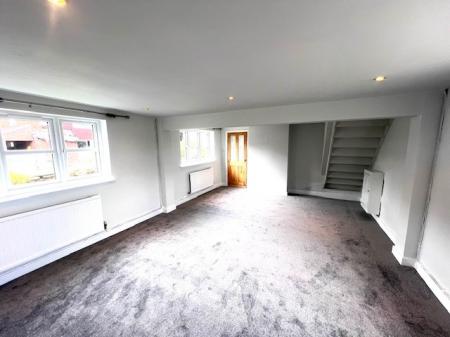 3 bedroom Cottage to let in Green Lane, Wincham, CW9