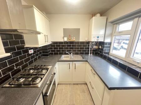 2 bedroom Maisonette to let in Holly Walk, Winnington, CW8