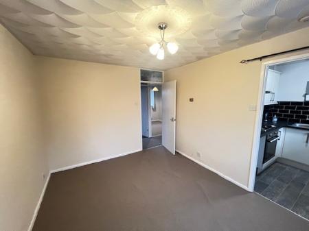 2 bedroom Maisonette to let in Holly Walk, Winnington, CW8