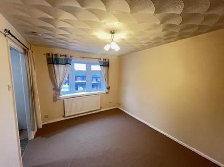 2 bedroom Maisonette to let in Holly Walk, Winnington, CW8