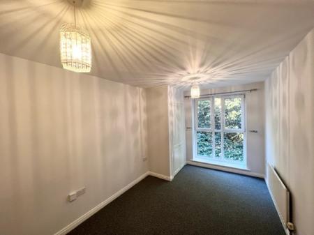 2 bedroom Flat to let in Mill Green, Congleton, CW12