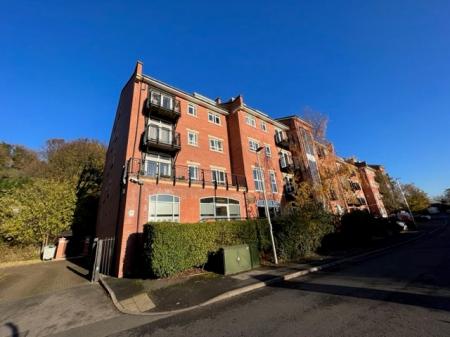 2 bedroom Flat to let in Mill Green, Congleton, CW12