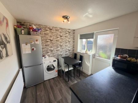 3 bedroom Semi-detached house to let in Shilton Close, Middlewich, CW10