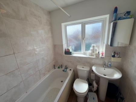 3 bedroom Semi-detached house to let in Shilton Close, Middlewich, CW10