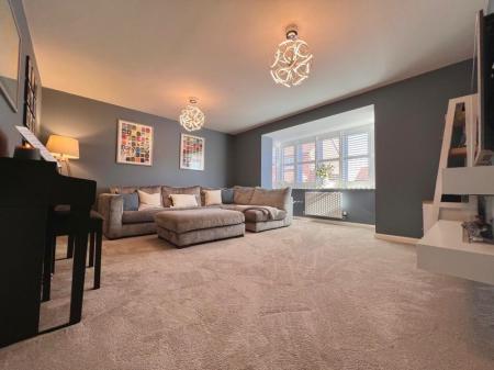 5 bedroom Detached house to let in Barnside Way, Moulton, CW9