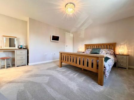 5 bedroom Detached house to let in Barnside Way, Moulton, CW9