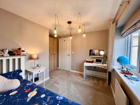 5 bedroom Detached house to let in Barnside Way, Moulton, CW9