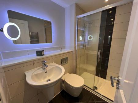 5 bedroom Detached house to let in Barnside Way, Moulton, CW9