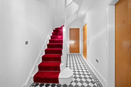 5 bedroom Semi-detached house to let in Hunters Lane, Hartford, CW8