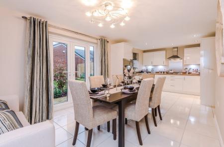 4 bedroom Detached house to let in Croxton Lane, Middlewich, CW10