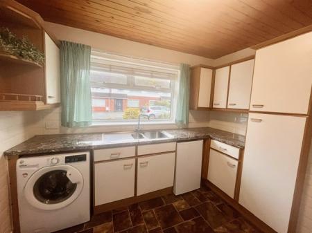 2 bedroom Bungalow to let in Fern Way, Weaverham, CW8