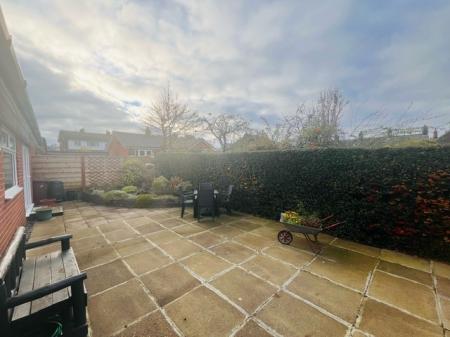 2 bedroom Bungalow to let in Fern Way, Weaverham, CW8