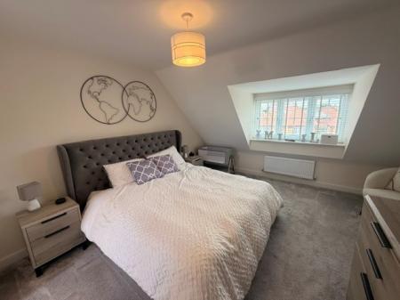 4 bedroom Semi-detached house to let in Outfield Chase, Winnington, CW8