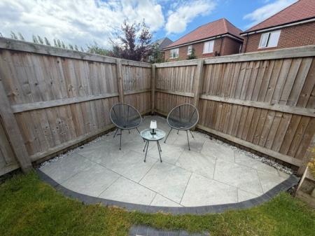 4 bedroom Semi-detached house to let in Outfield Chase, Winnington, CW8