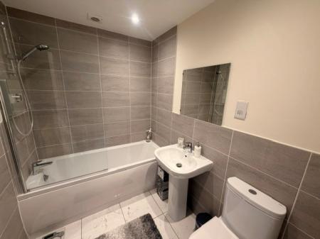 4 bedroom Semi-detached house to let in Outfield Chase, Winnington, CW8