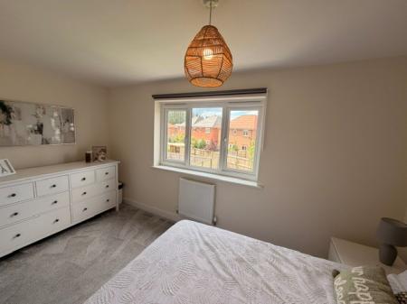 4 bedroom Semi-detached house to let in Outfield Chase, Winnington, CW8
