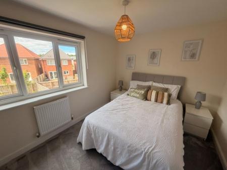 4 bedroom Semi-detached house to let in Outfield Chase, Winnington, CW8
