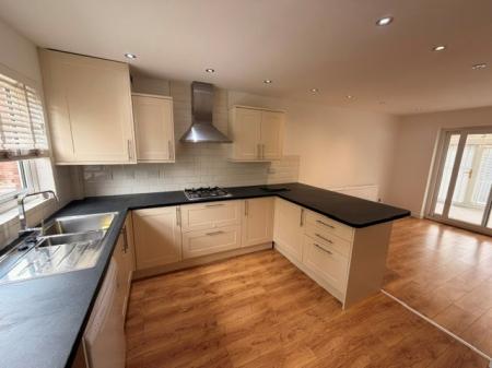 4 bedroom Detached house to let in Blossoms Heights, Northwich, CW8