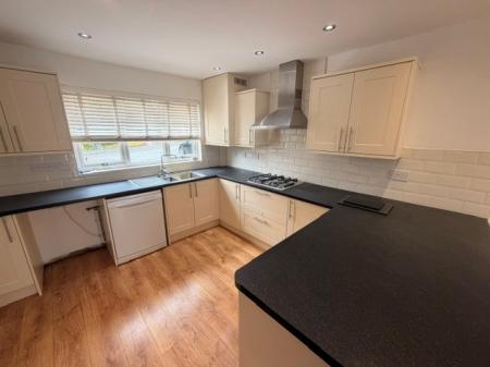 4 bedroom Detached house to let in Blossoms Heights, Northwich, CW8