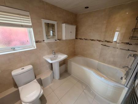 4 bedroom Detached house to let in Blossoms Heights, Northwich, CW8