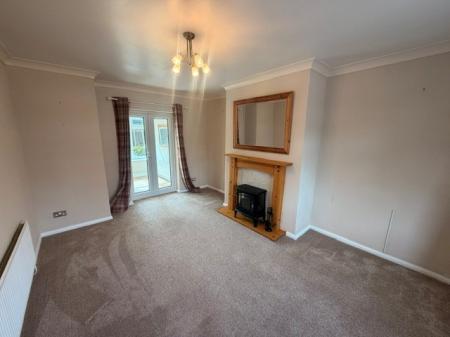 2 bedroom Mews house to let in Farm Road, Rudheath, CW9