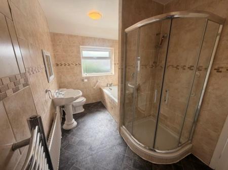 2 bedroom Mews house to let in Farm Road, Rudheath, CW9