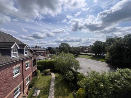 2 bedroom Flat to let in Obelisk Way, Congleton, CW12