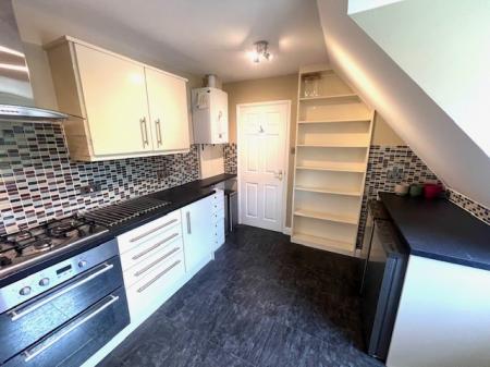 2 bedroom Flat to let in Obelisk Way, Congleton, CW12